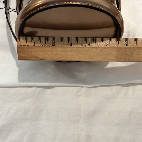 Alexander McQueen crossbody/shoulder bag in rose gold - Picture 11 of 11